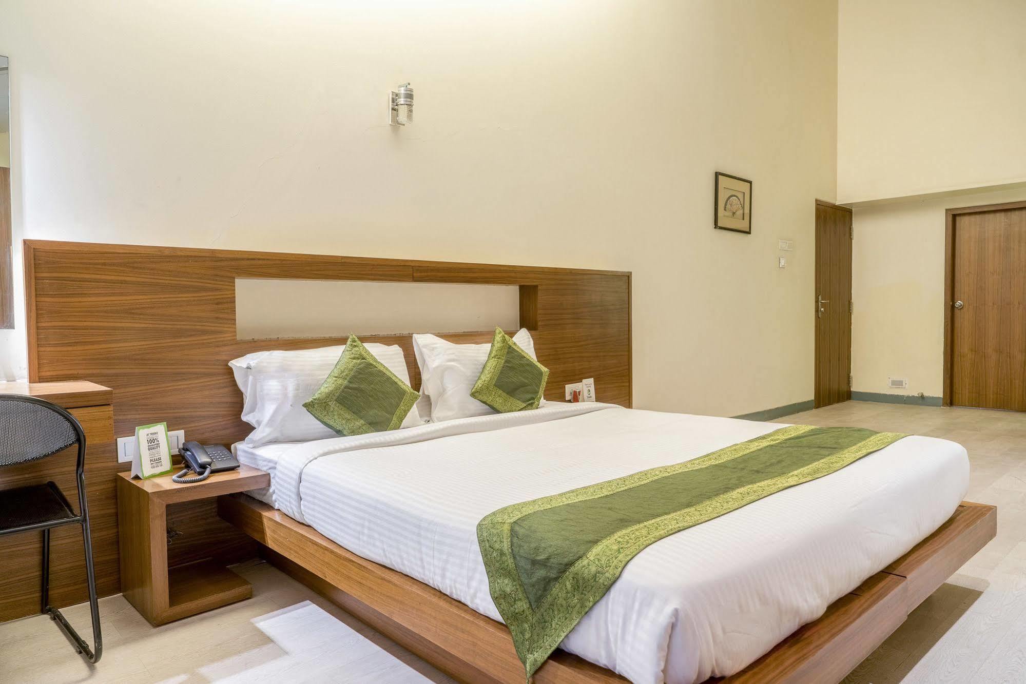 Mint Koregaon Park Next To Osho Ashram Pune Luaran gambar