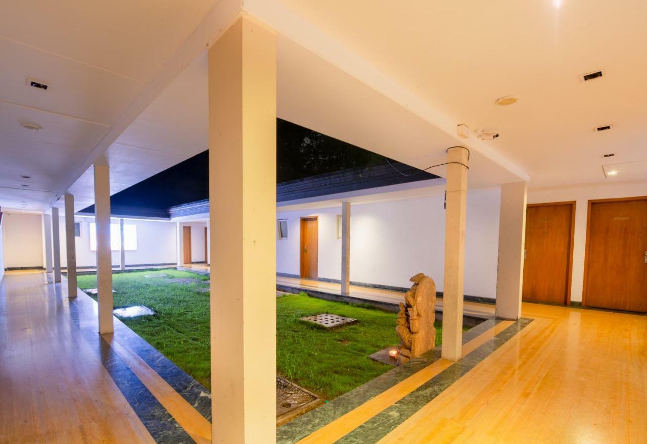 Mint Koregaon Park Next To Osho Ashram Pune Luaran gambar